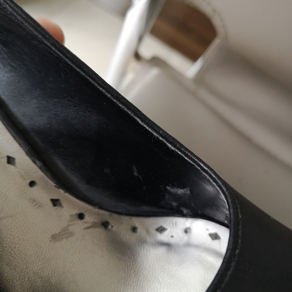 BCBGeneration black leather pumps - Picture 10 of 15